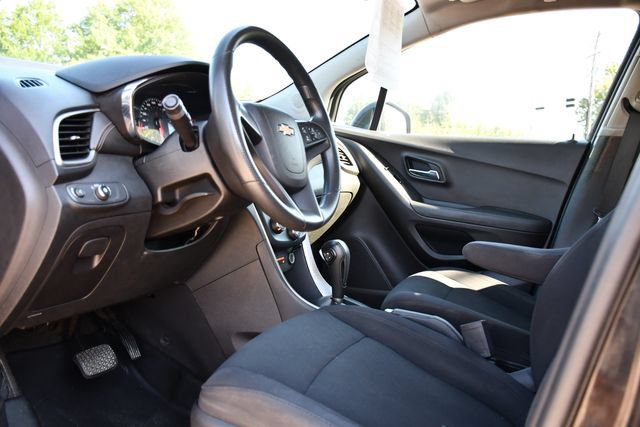 Used 2017 Chevrolet Trax LS FWD image 14