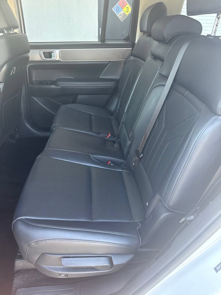Used 2026 Hyundai Santa Fe SEL FWD image 3