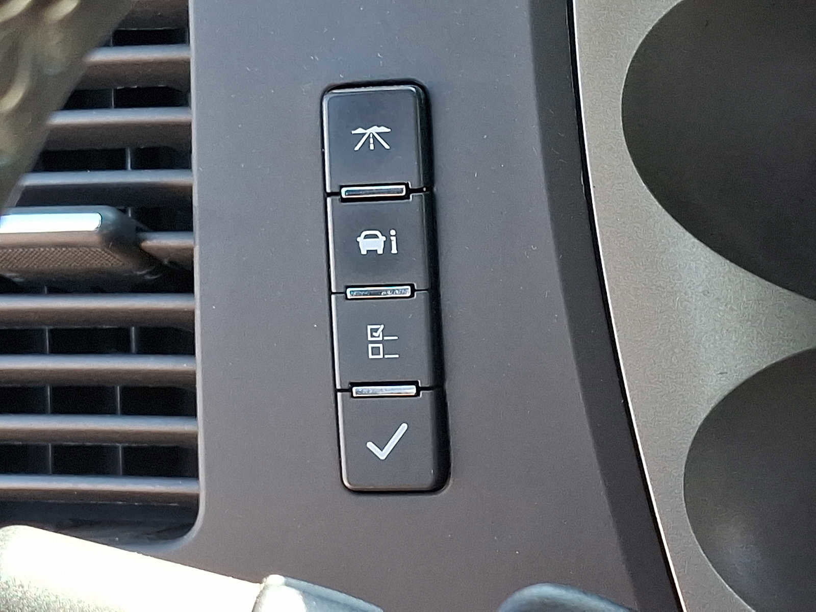 Used 2011 Chevrolet Silverado 1500 LT w/ All-Star Edition AWD/4WD image 23