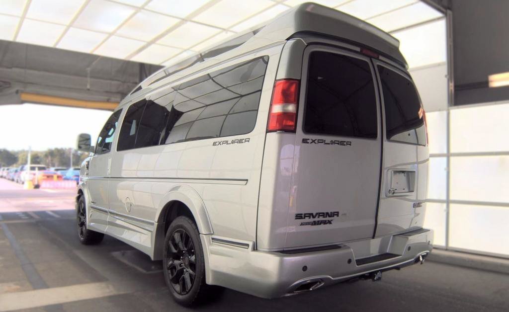 Used 2023 GMC Savana 2500 RWD image 5