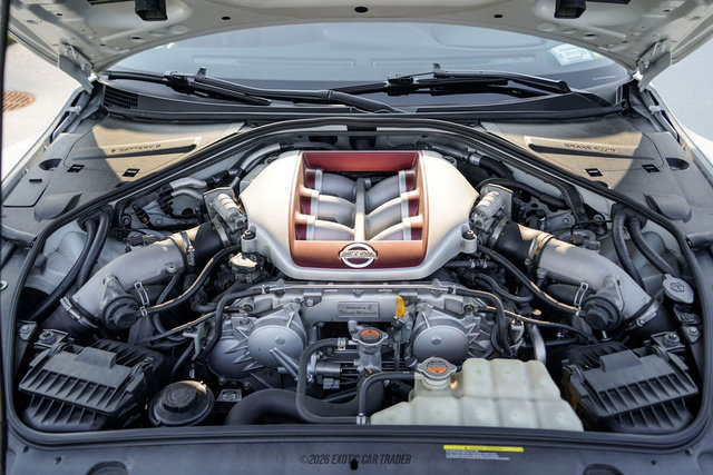 Used 2016 Nissan GT-R Premium AWD/4WD image 15