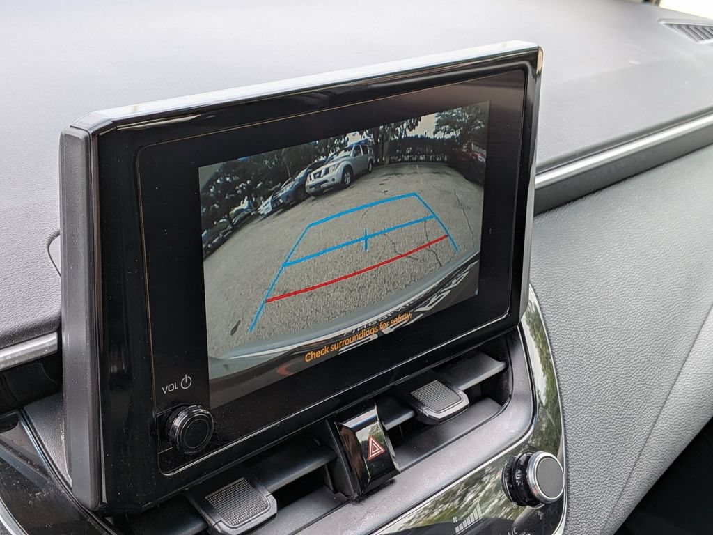 Used 2025 Toyota Corolla LE FWD image 5