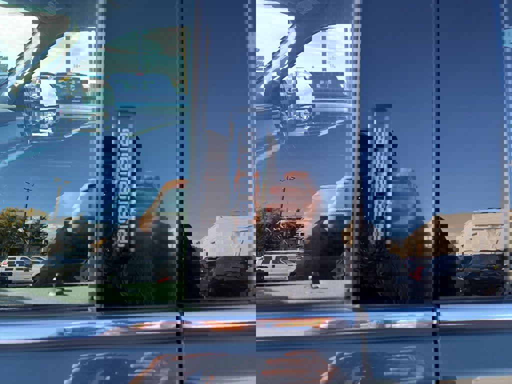 Used 2021 Ford F150 Lariat w/ Max Trailer Tow Package image 10