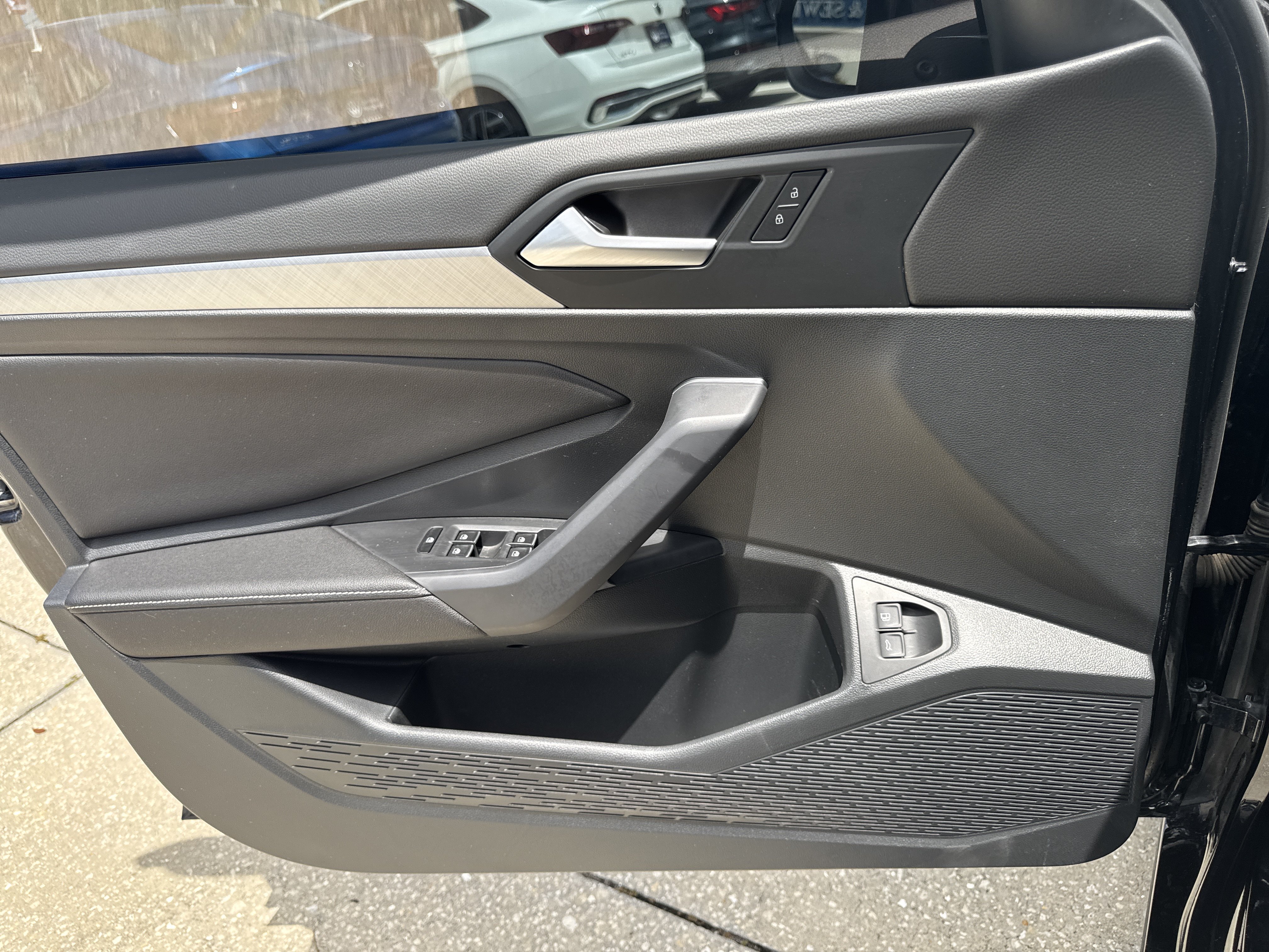 Certified 2023 Volkswagen Jetta SE w/ Panoramic Sunroof Package FWD image 19