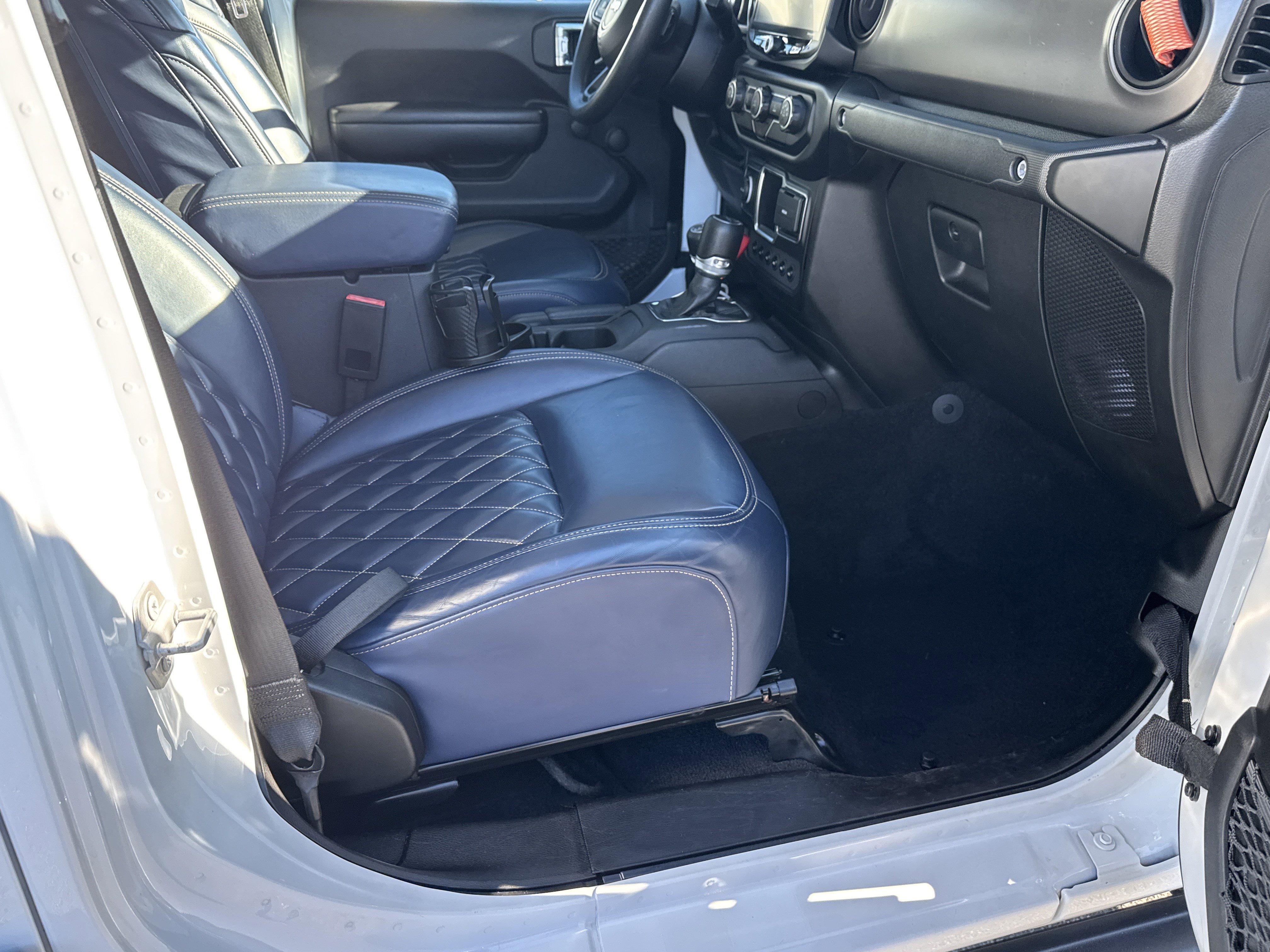 Used 2021 Jeep Gladiator Sport image 19