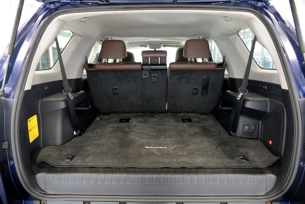 Used 2016 Toyota 4Runner Limited AWD/4WD image 31