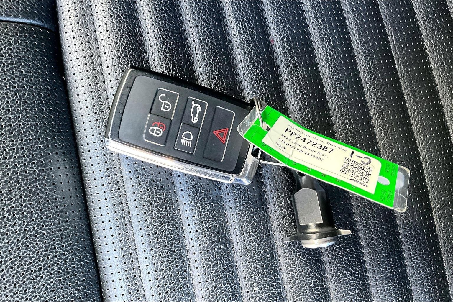 Used 2023 Land Rover Discovery S R-Dynamic image 10