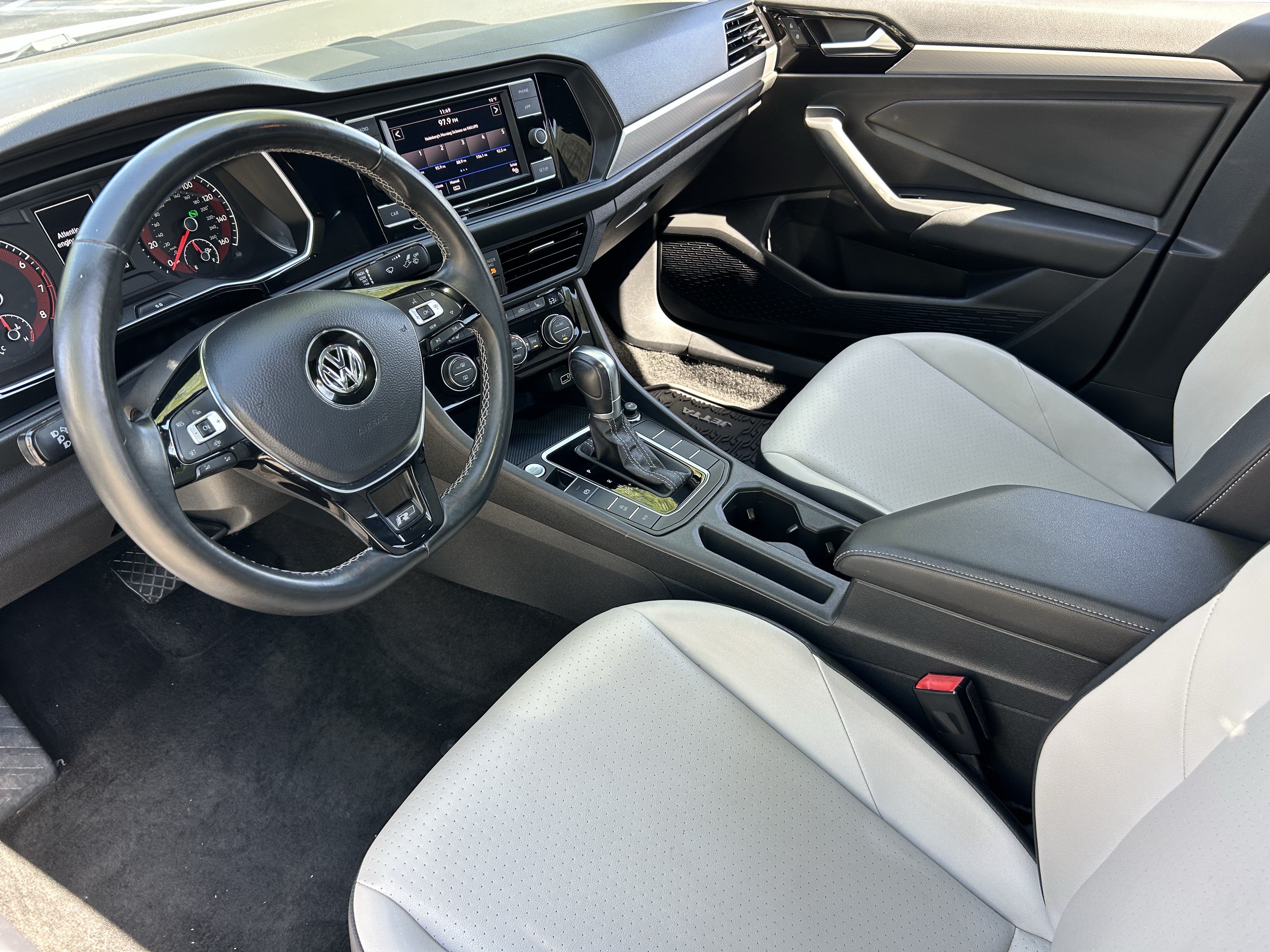 Used 2019 Volkswagen Jetta R-Line w/ R-Line Cold Weather Package FWD image 16