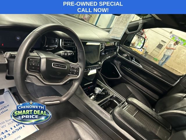 Used 2022 Jeep Wagoneer Series III w/ Premium Group I AWD/4WD image 14