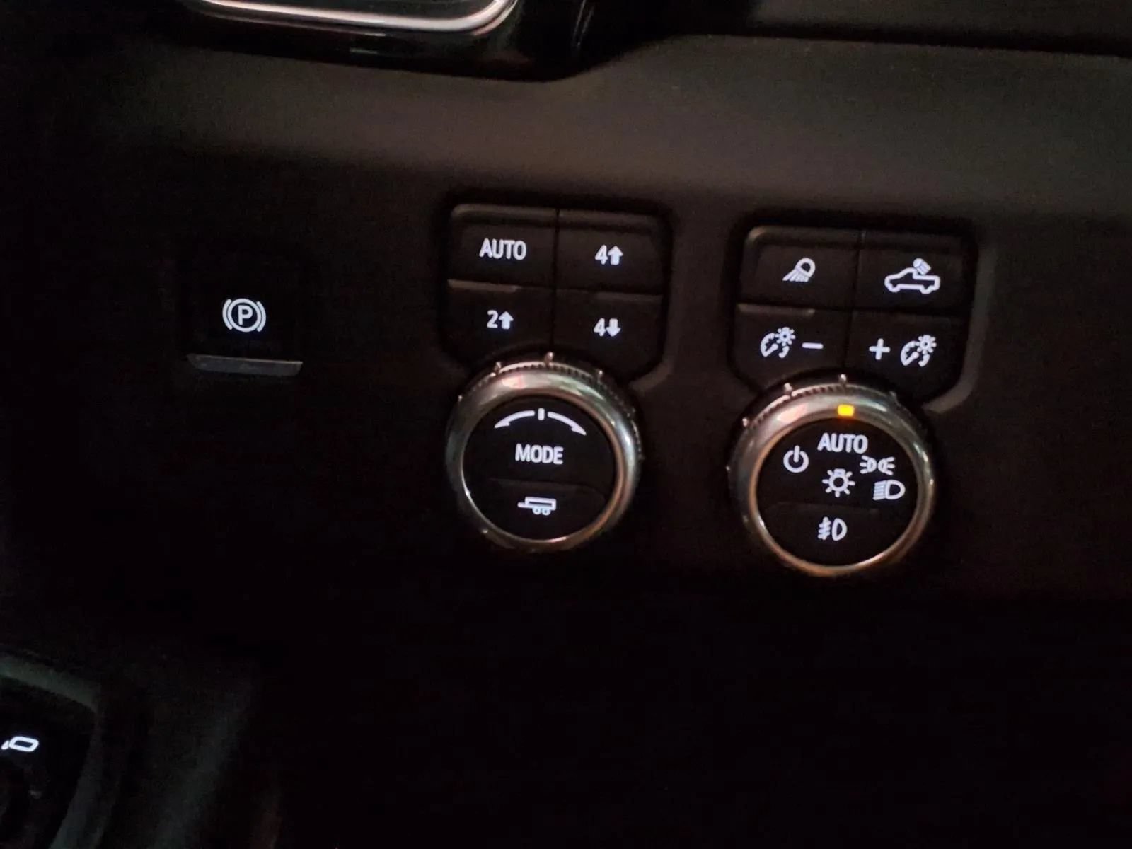 Used 2026 GMC Sierra 2500 Denali w/ Technology Package AWD/4WD image 27