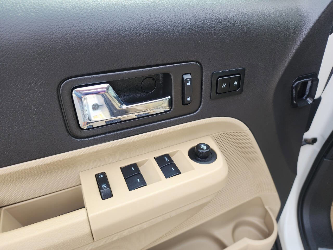 Used 2010 Ford Edge Limited image 15