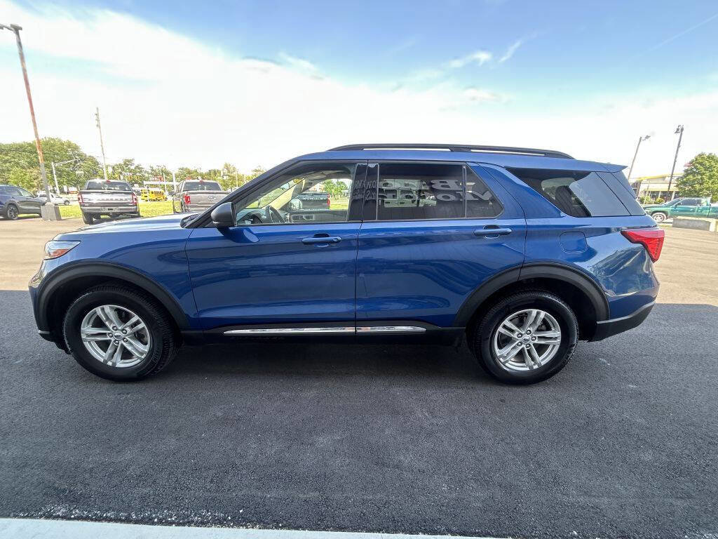 Used 2021 Ford Explorer XLT w/ Equipment Group 202A AWD/4WD image 6