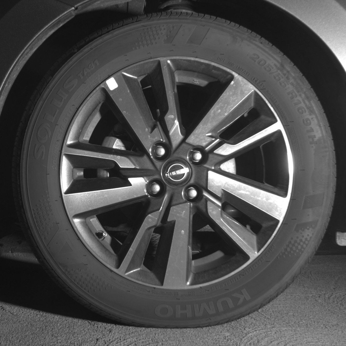 Used 2025 Nissan Versa SV image 12