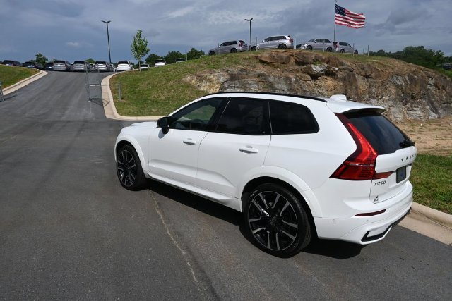 Used 2024 Volvo XC60 B5 Ultimate AWD/4WD image 10
