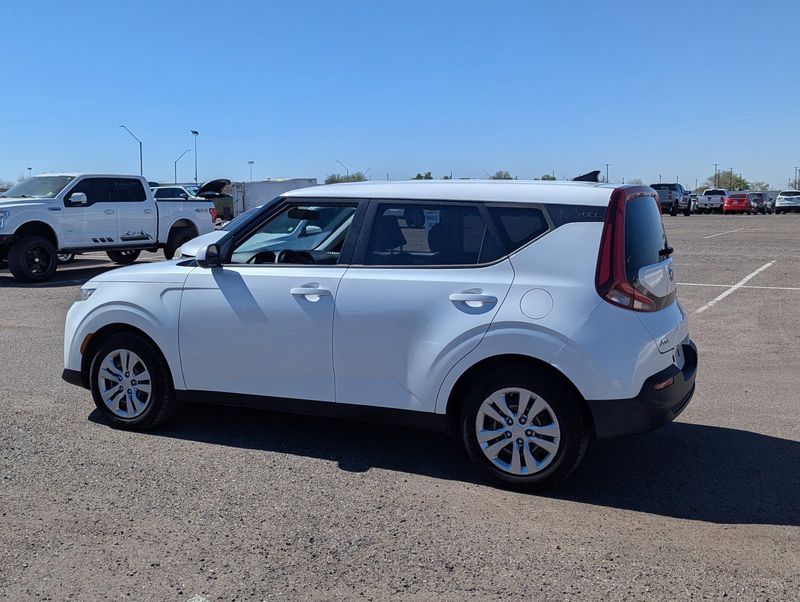 Used 2021 Kia Soul LX image 3