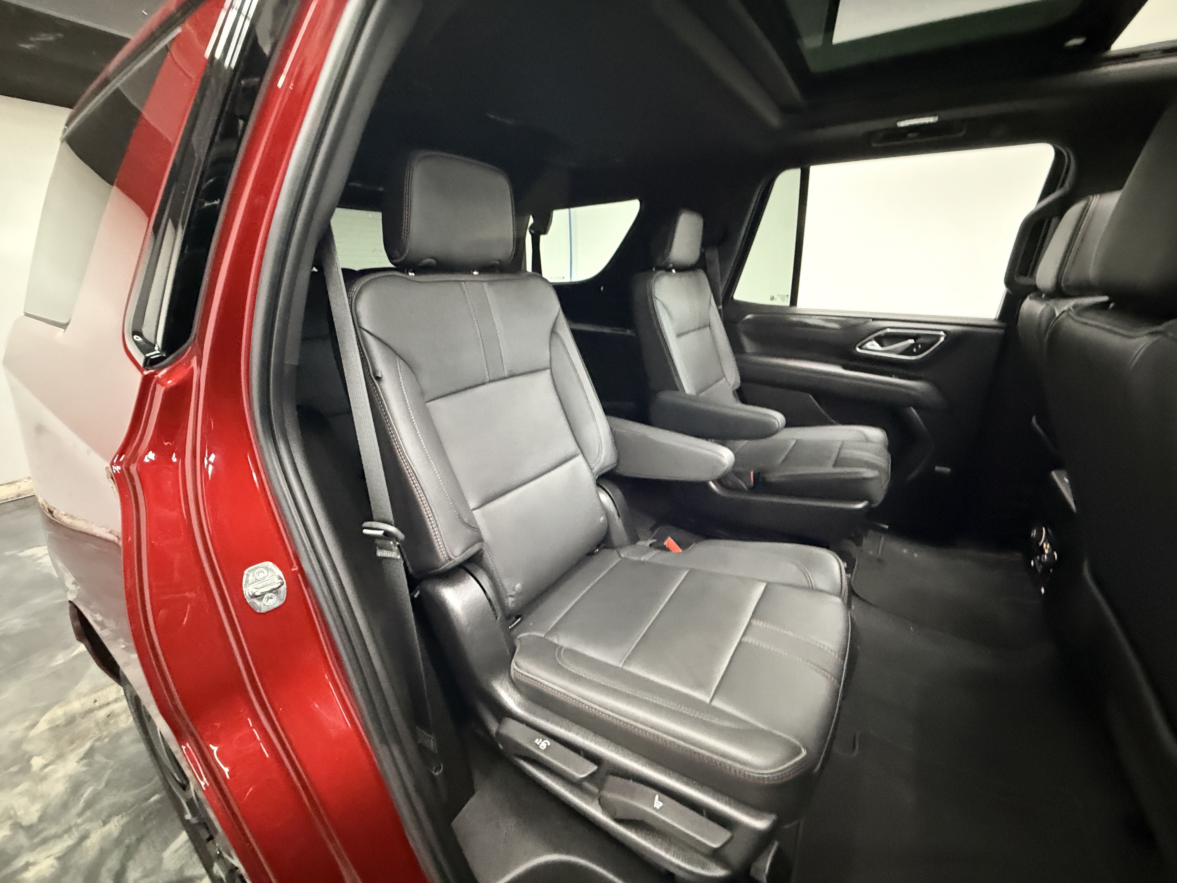 Used 2022 Chevrolet Tahoe RST w/ Luxury Package AWD/4WD image 23