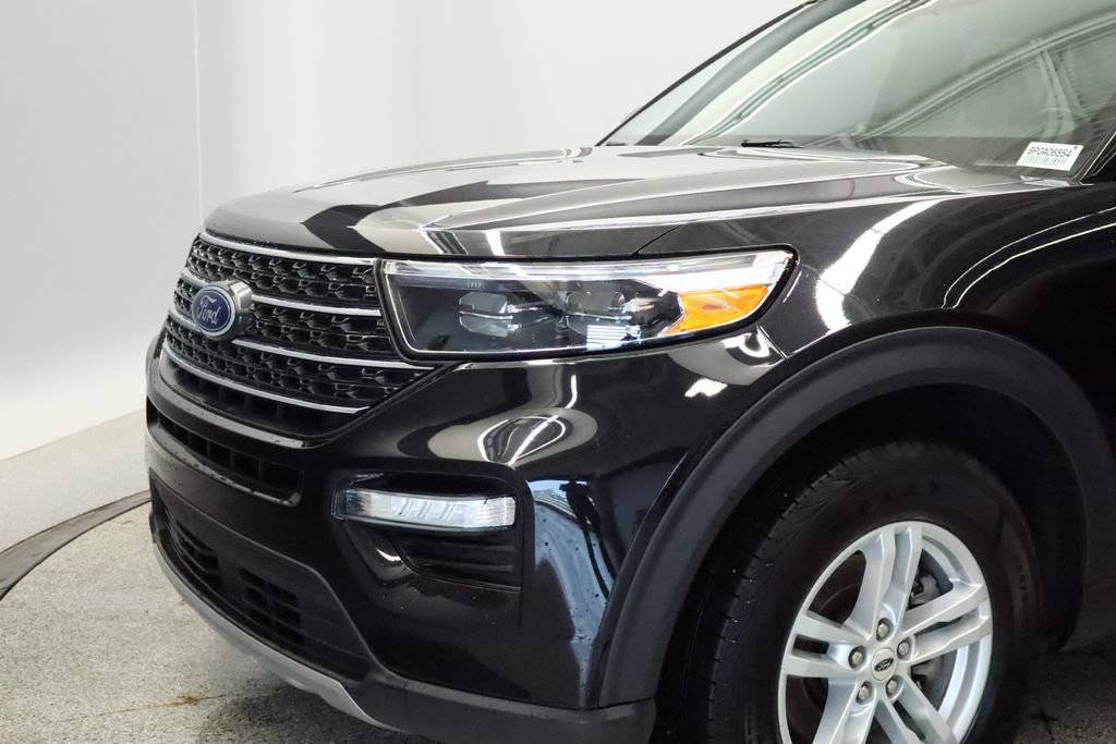 Used 2023 Ford Explorer XLT w/ Equipment Group 202A AWD/4WD image 13