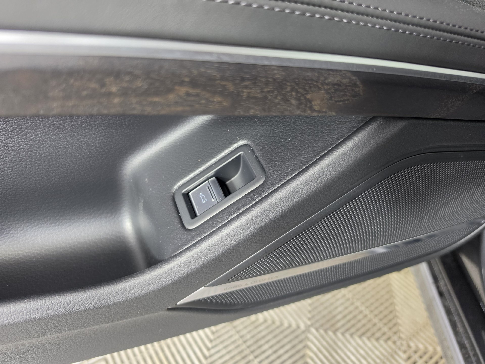 New 2026 Audi A8 L 3.0T AWD/4WD image 19