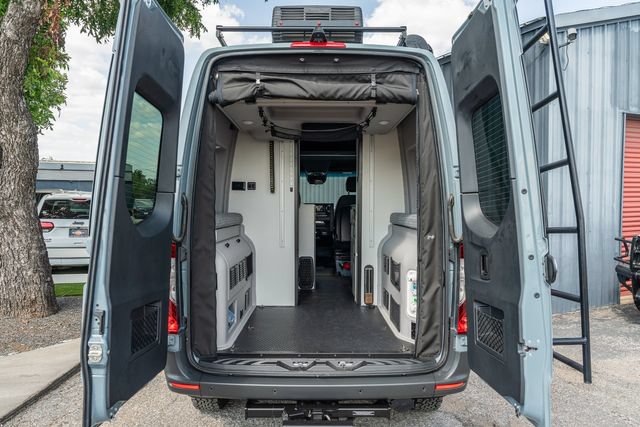 Used 2021 Mercedes-Benz Sprinter 2500 image 10
