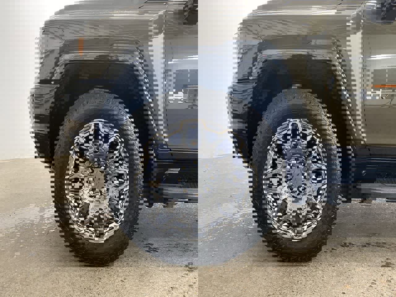 Used 2025 GMC Hummer EV 3X w/ LPO, Illumination Package image 11