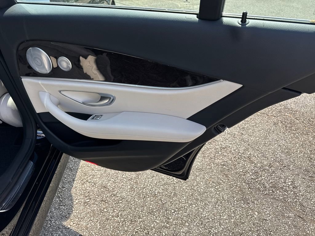 Used 2018 Mercedes-Benz E 400 4MATIC Sedan image 15