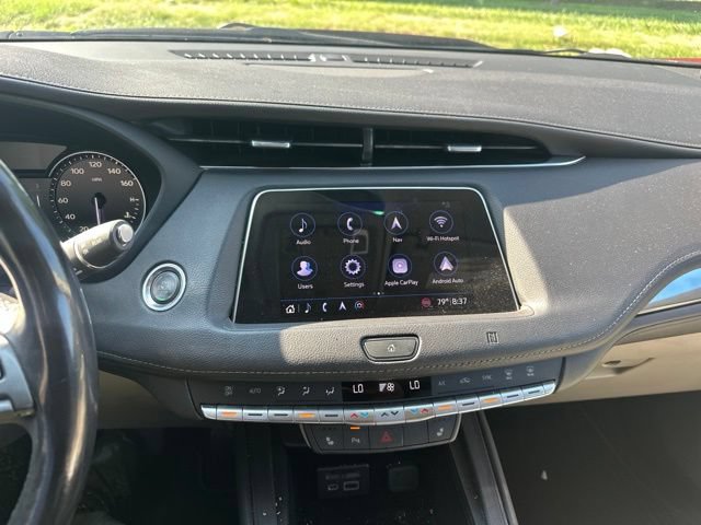 Used 2019 Cadillac XT4 Luxury w/ Cold Weather Package FWD image 11