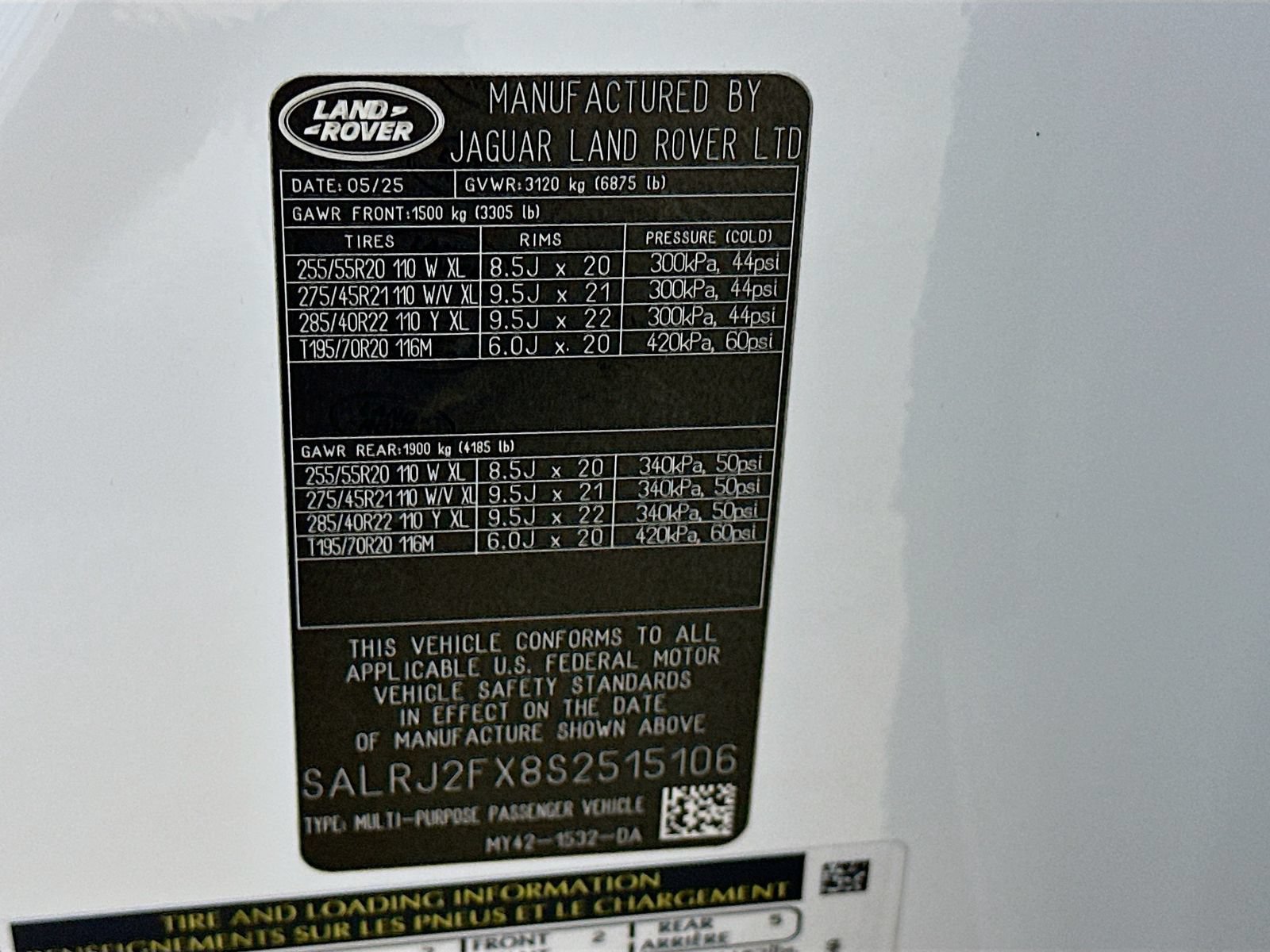 Used 2025 Land Rover Discovery S AWD/4WD image 51