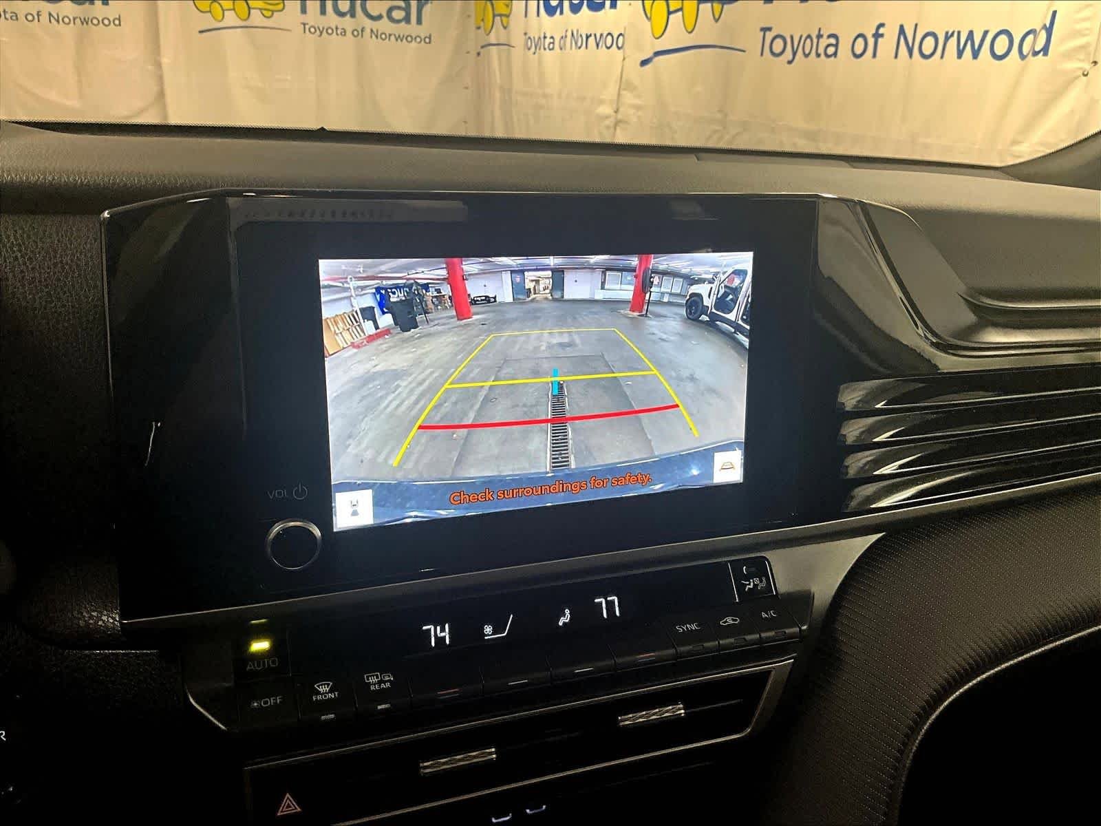 Used 2025 Toyota Camry SE FWD image 19