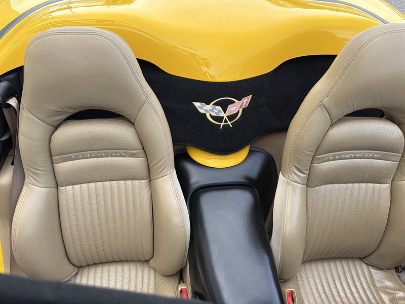 Used 2002 Chevrolet Corvette Convertible w/ Preferred Equipment Group2 RWD image 15