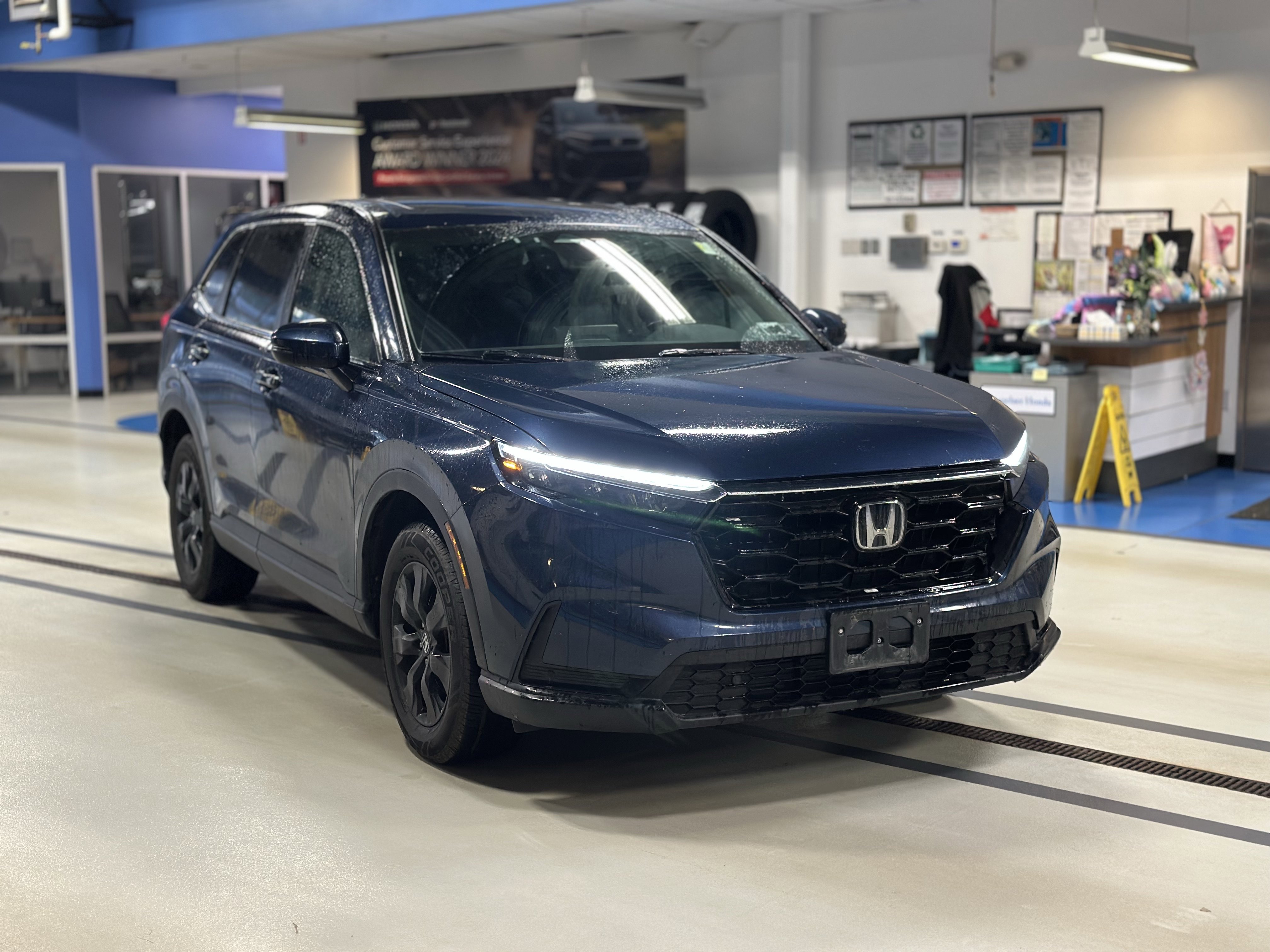 Used 2024 Honda CR-V EX-L image 3