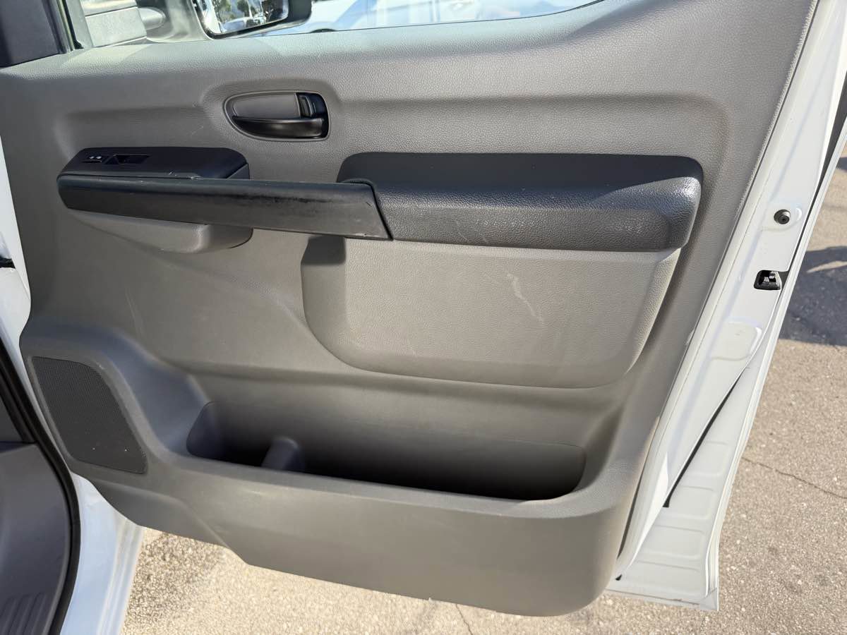 Used 2019 Nissan NV 2500 SV image 15