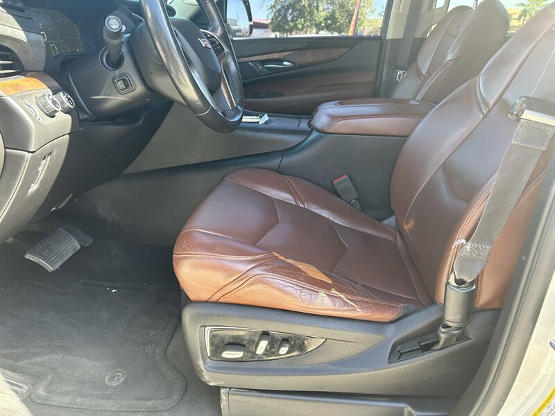 Used 2015 Cadillac Escalade Premium AWD/4WD image 29