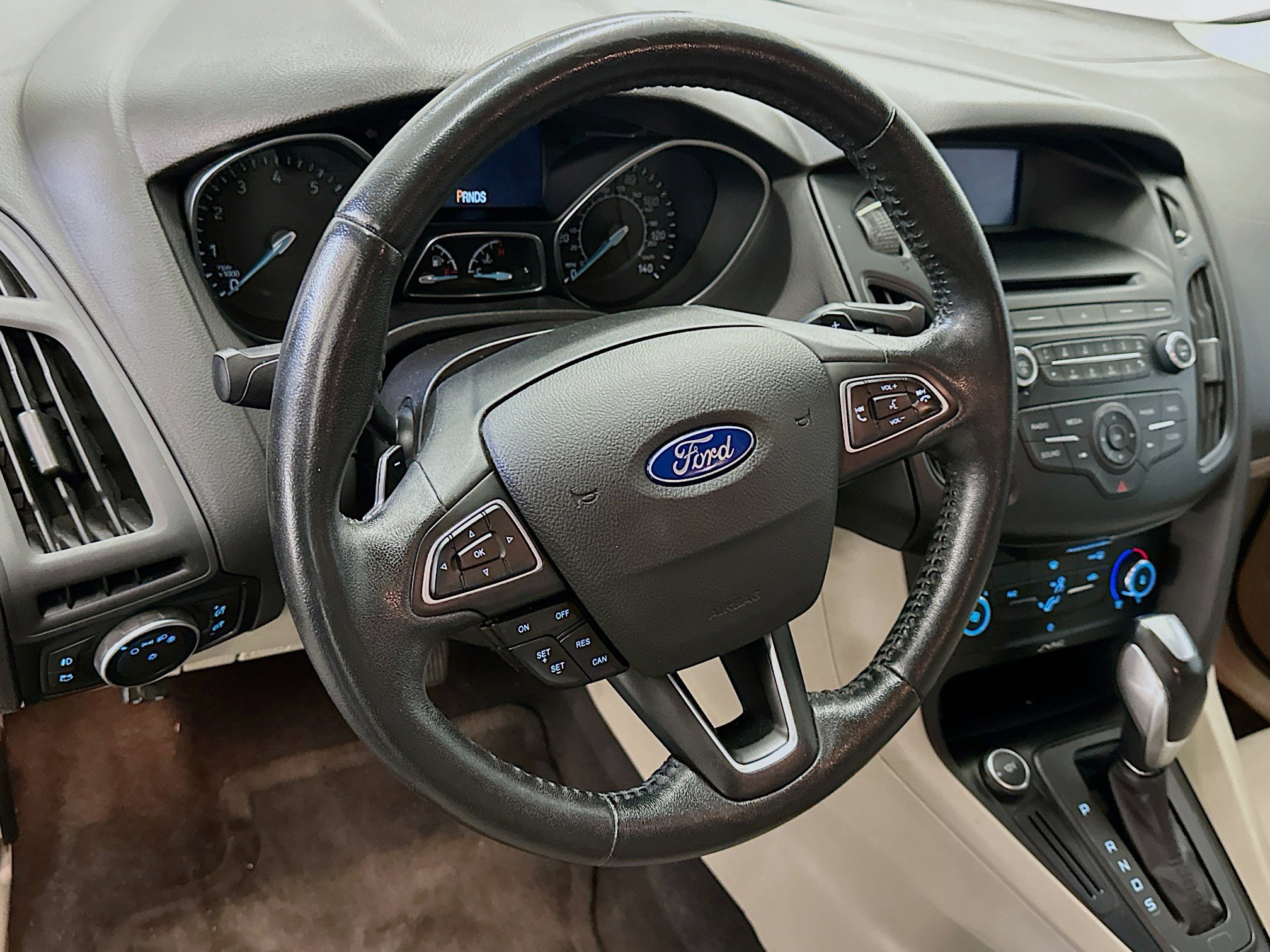 Used 2015 Ford Focus SE w/ SE Sport Package FWD image 18
