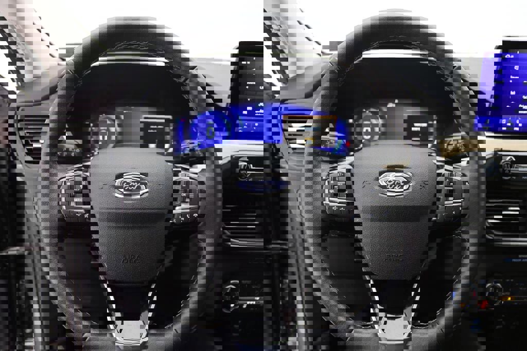 Used 2022 Ford Escape Titanium w/ Titanium Elite Package image 18