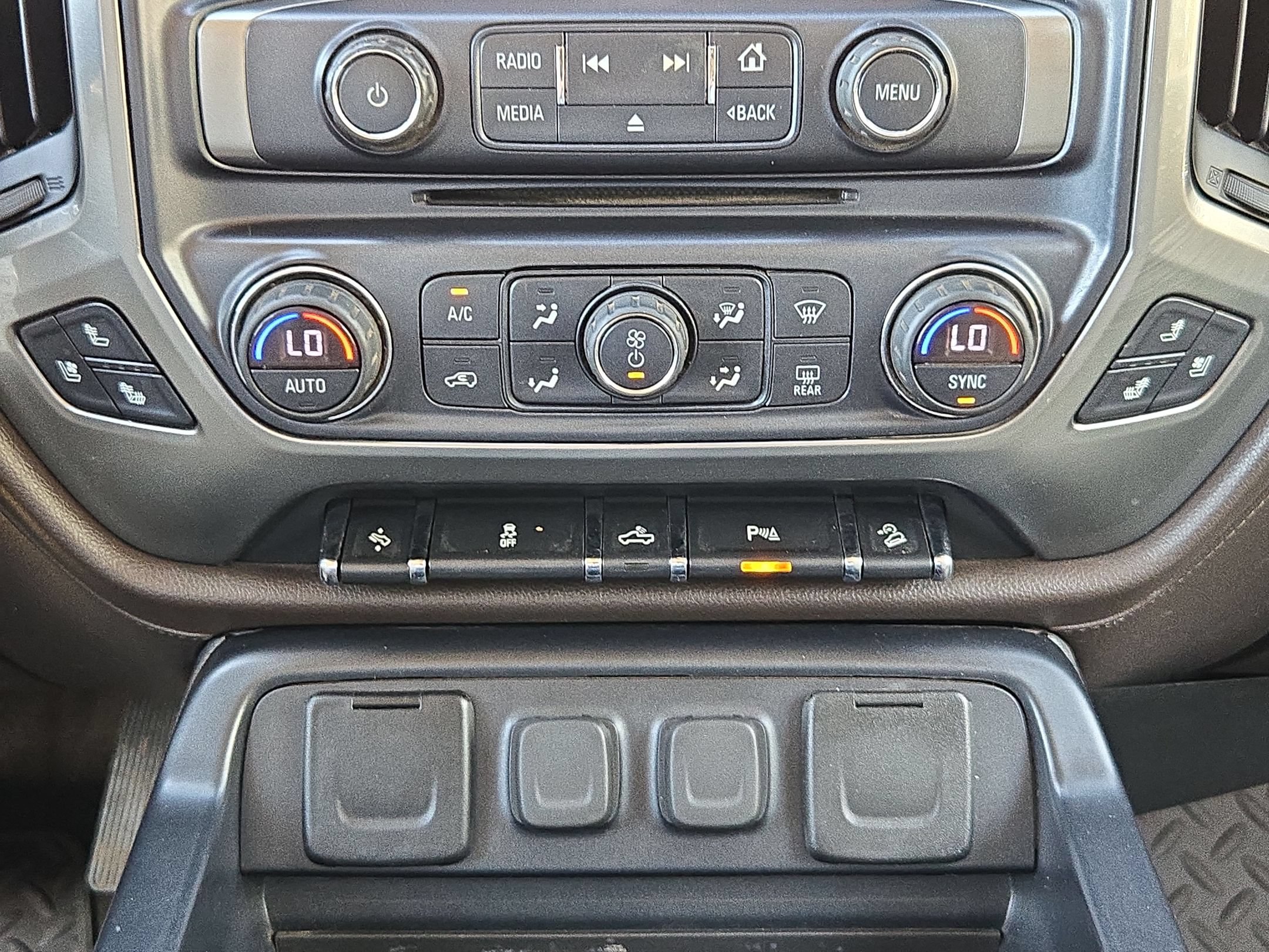 Used 2018 Chevrolet Silverado 2500 LTZ w/ Vortec Plus Package AWD/4WD image 18