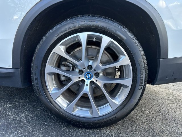 Used 2024 BMW X5 xDrive50e image 28