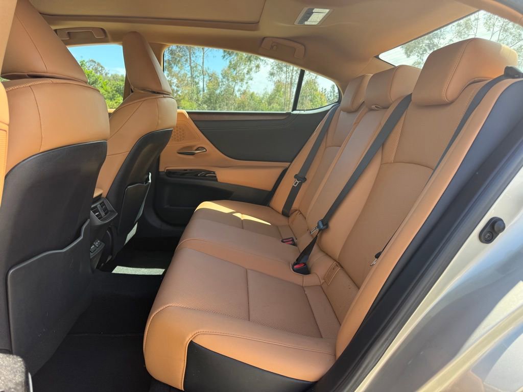 Used 2024 Lexus ES 350 w/ Premium Package image 13