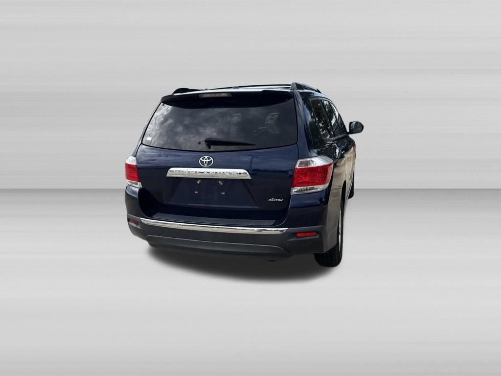 Used 2011 Toyota Highlander SE w/ Tow Pkg AWD/4WD image 6