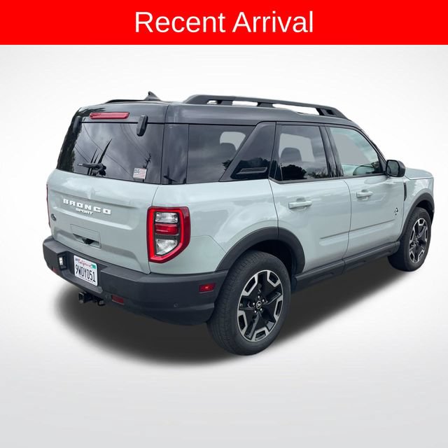 Used 2022 Ford Bronco Sport Outer Banks w/ Tech Package AWD/4WD image 2