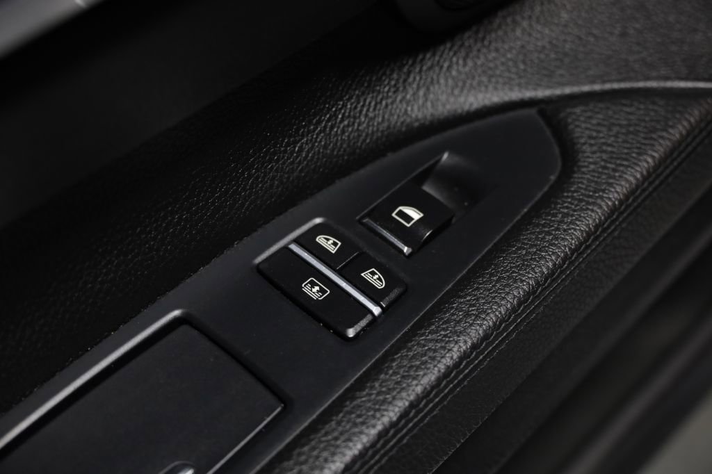 Used 2012 BMW 740Li image 19