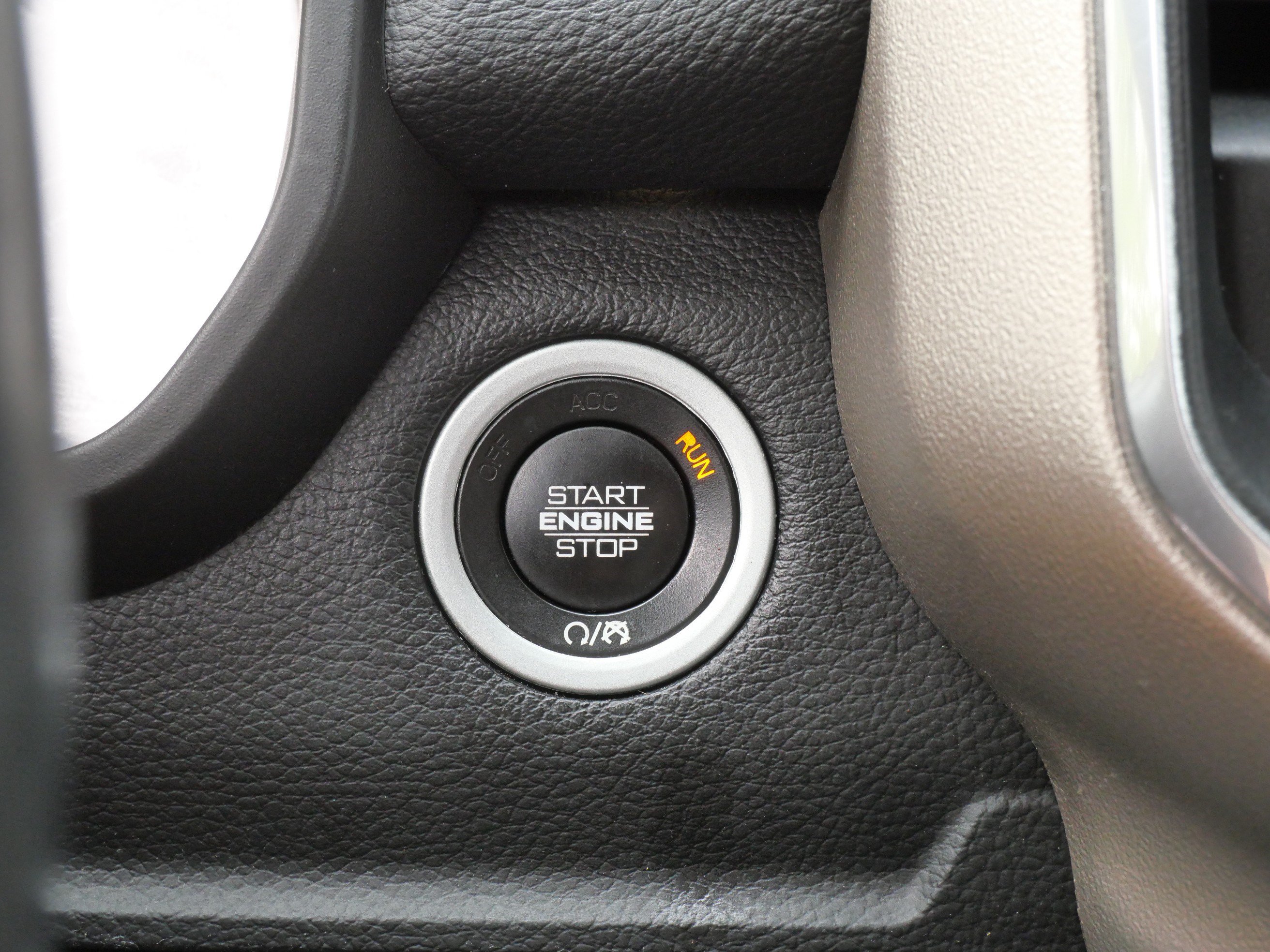Used 2019 RAM 1500 Laramie AWD/4WD image 25
