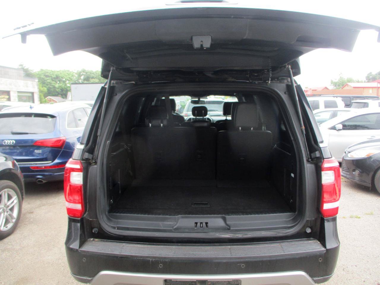 Used 2018 Ford Expedition Max XLT w/ Equipment Group 201A AWD/4WD image 7