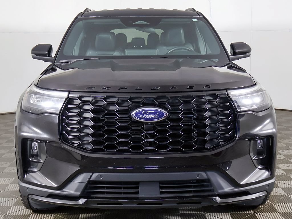 Used 2025 Ford Explorer ST-Line w/ ST-Line Street Pack AWD/4WD image 12