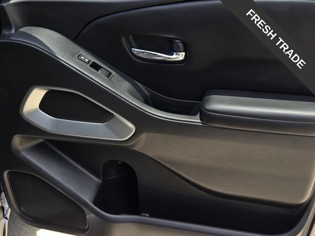 Used 2025 Nissan Frontier SV RWD image 9