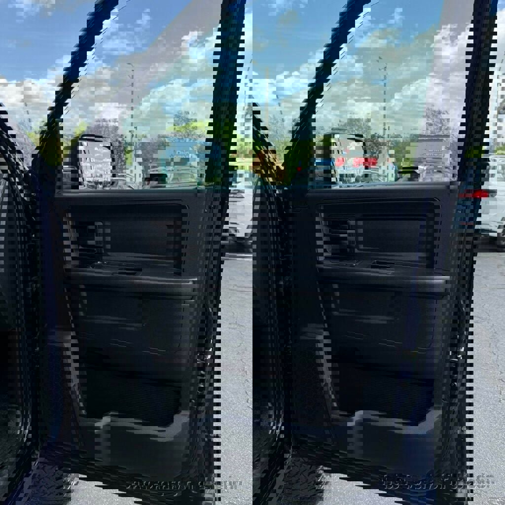 Used 2016 RAM 1500 Express w/ Popular Equipment Group image 40