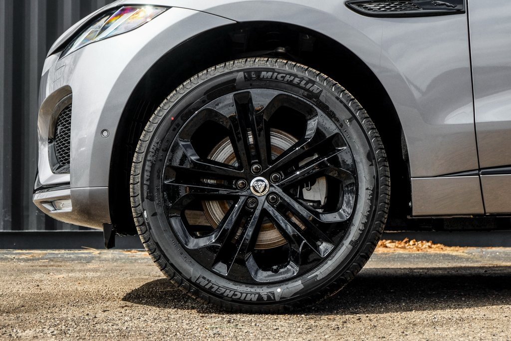 New 2026 Jaguar F-PACE R-Dynamic S image 4