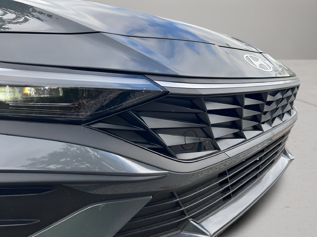 Certified 2026 Hyundai Elantra Sport FWD image 31
