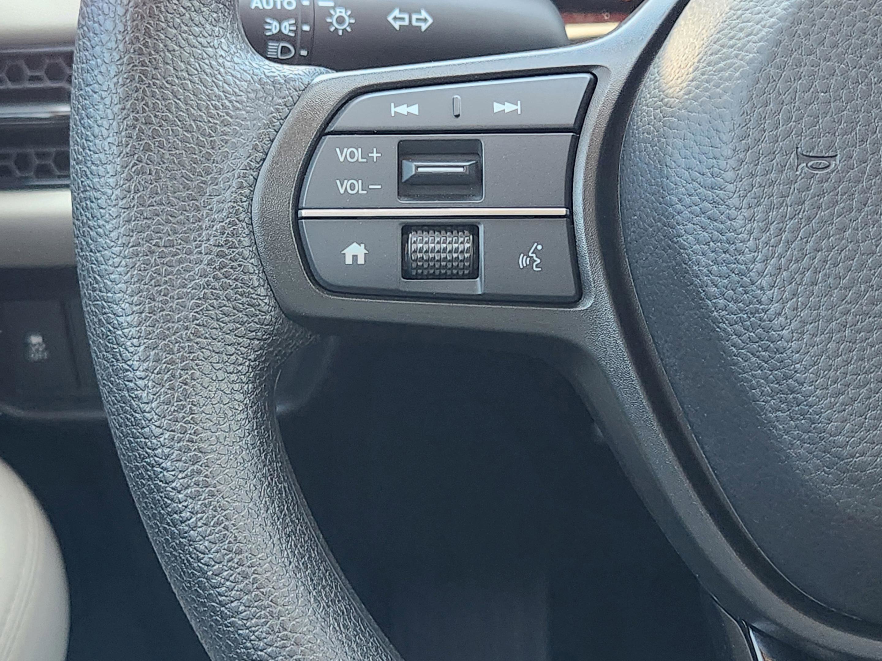 Certified 2026 Honda HR-V LX image 28