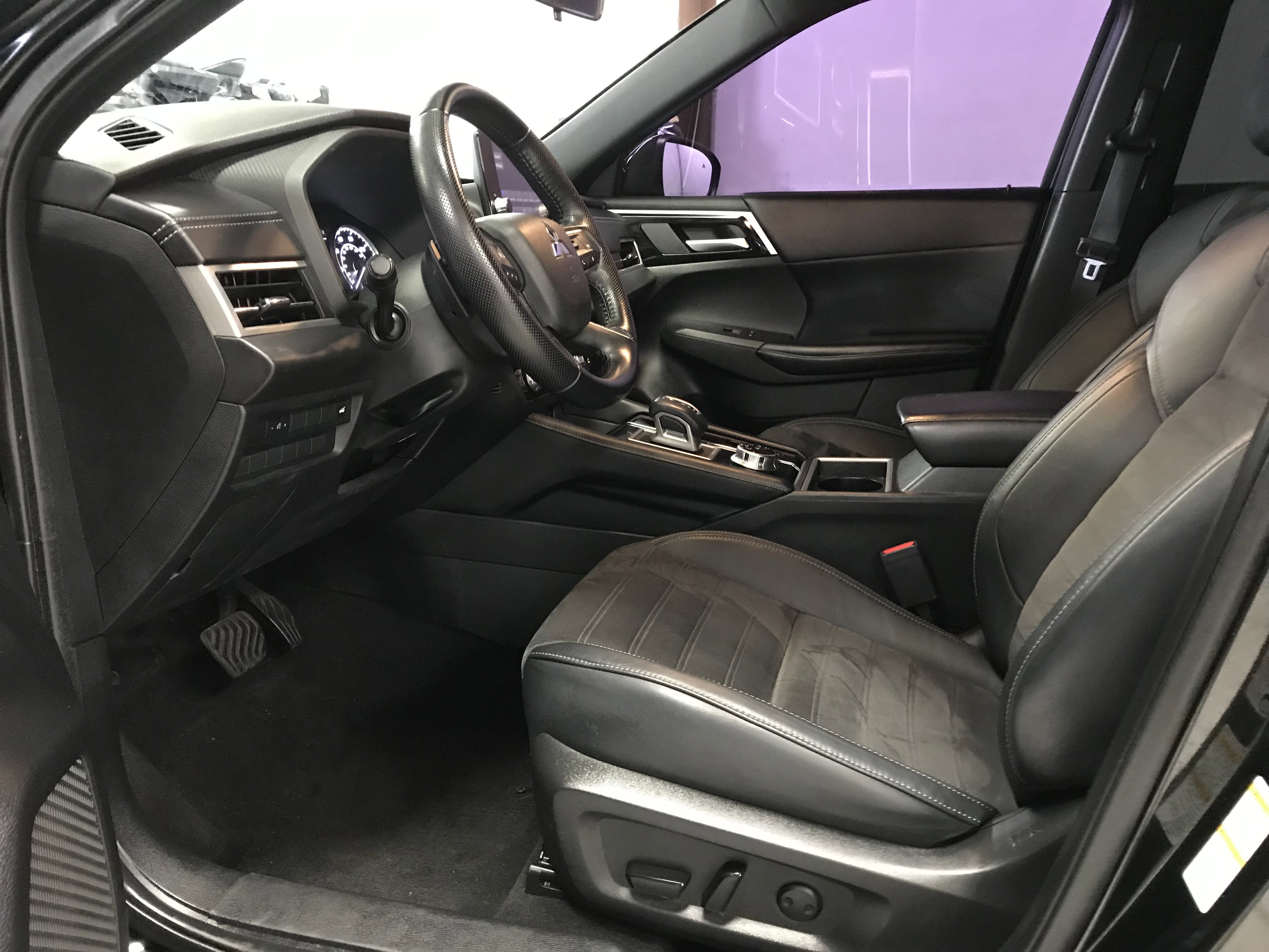 Used 2022 Mitsubishi Outlander SE image 7