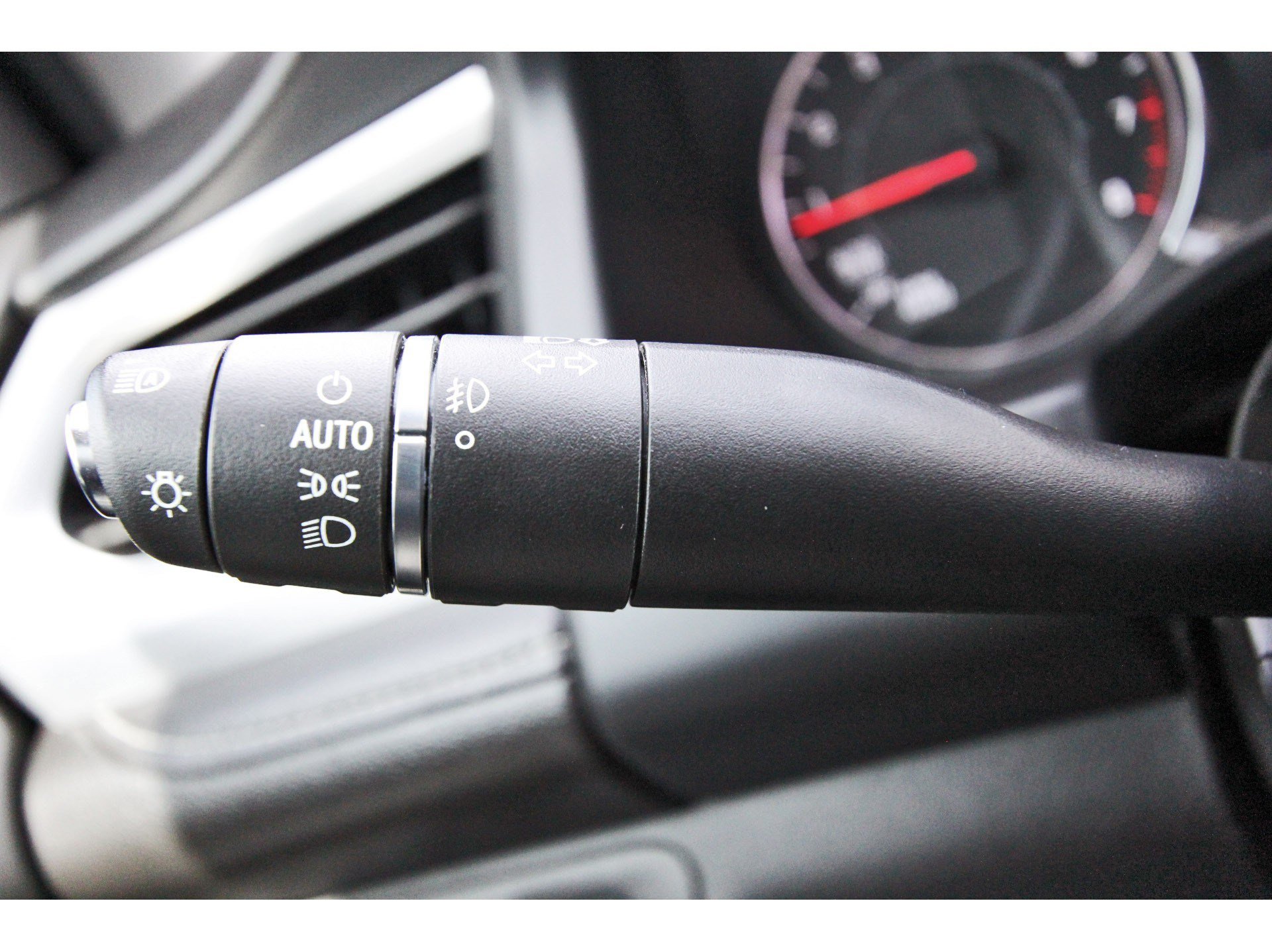 Used 2021 GMC Acadia SLT w/ Elevation Edition FWD image 17